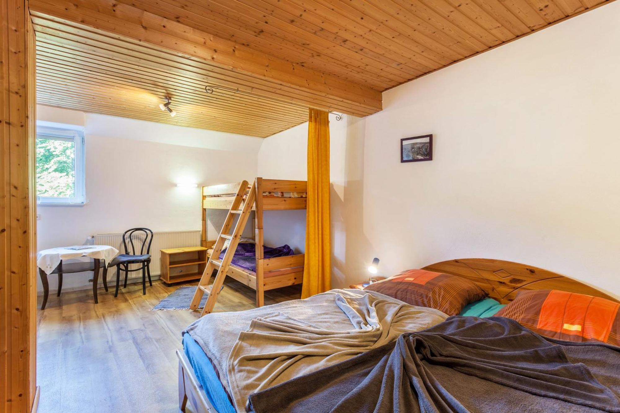 Lindenhof Apartment *