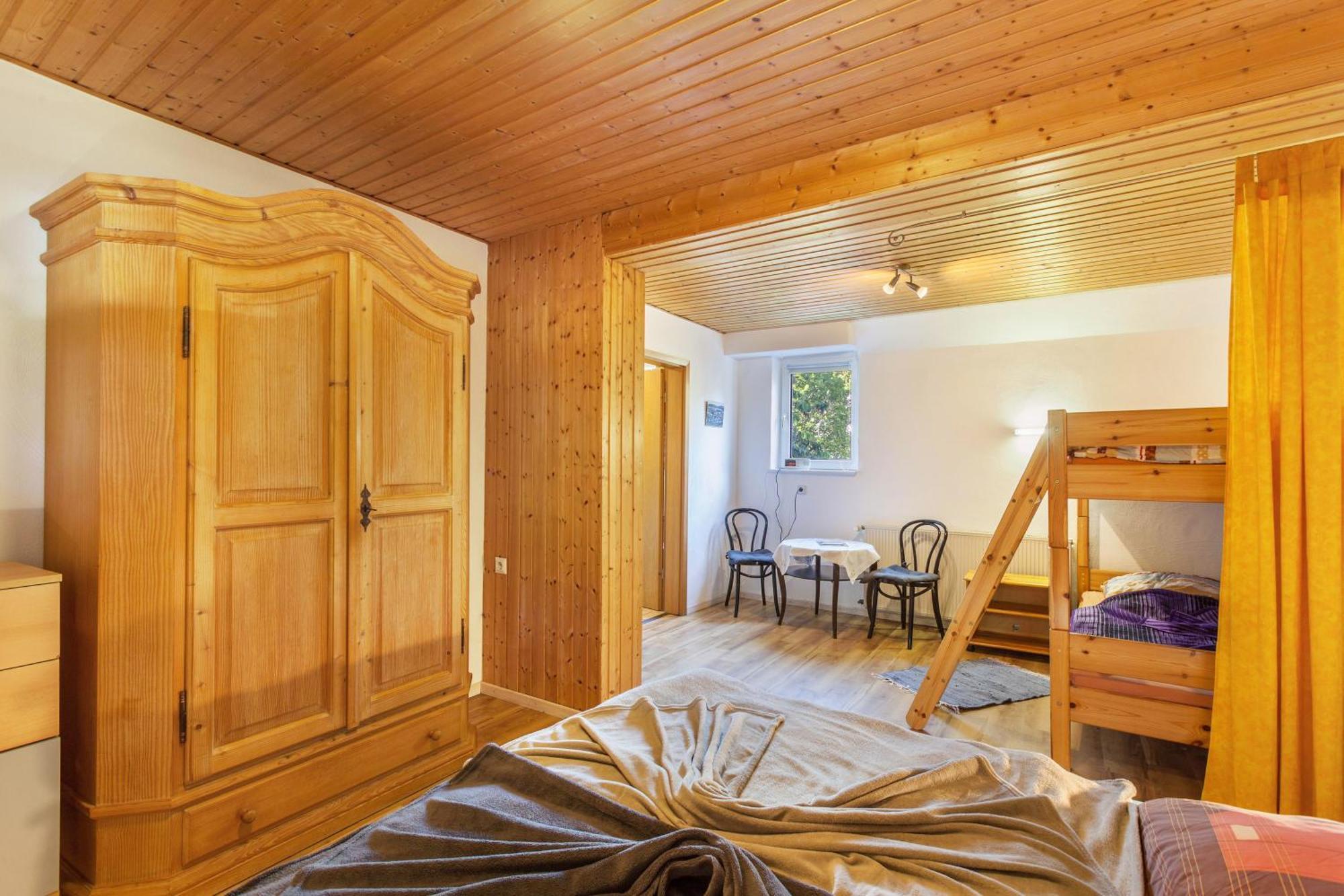 Lindenhof Apartment *