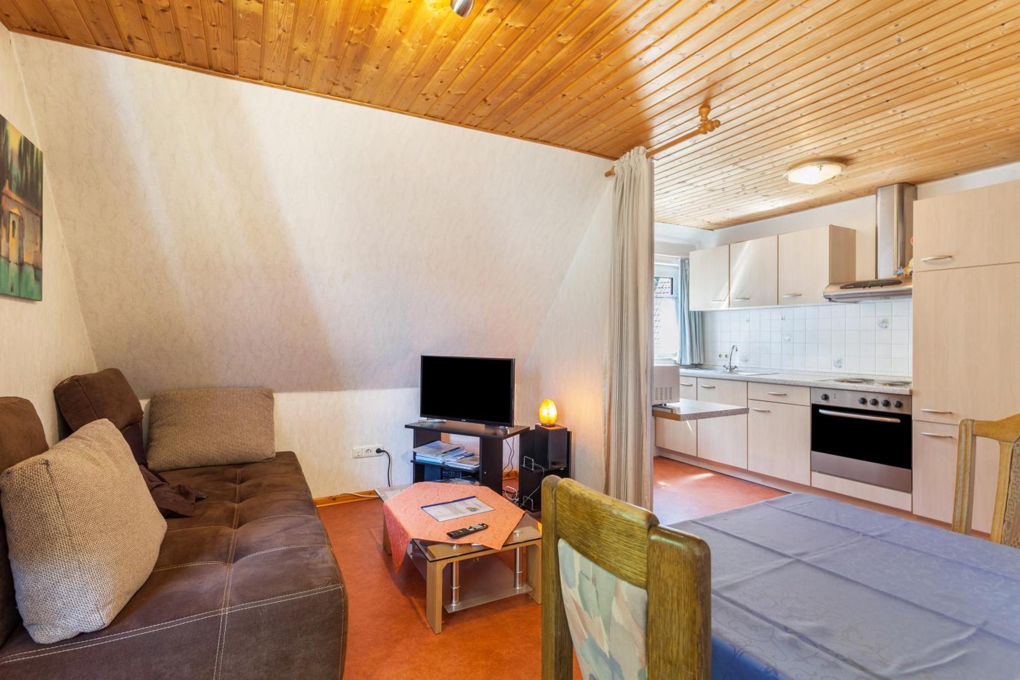 Lindenhof Apartment *